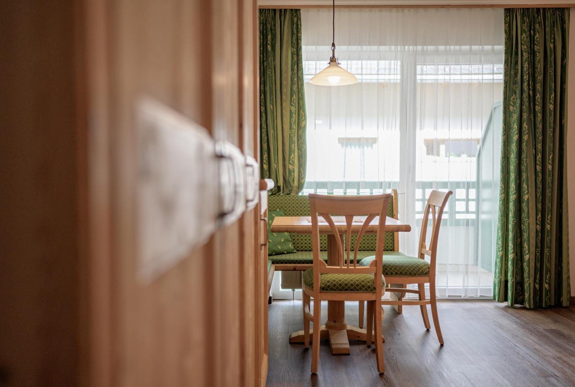 Hotel Sureghes Ortisei Esterno foto
