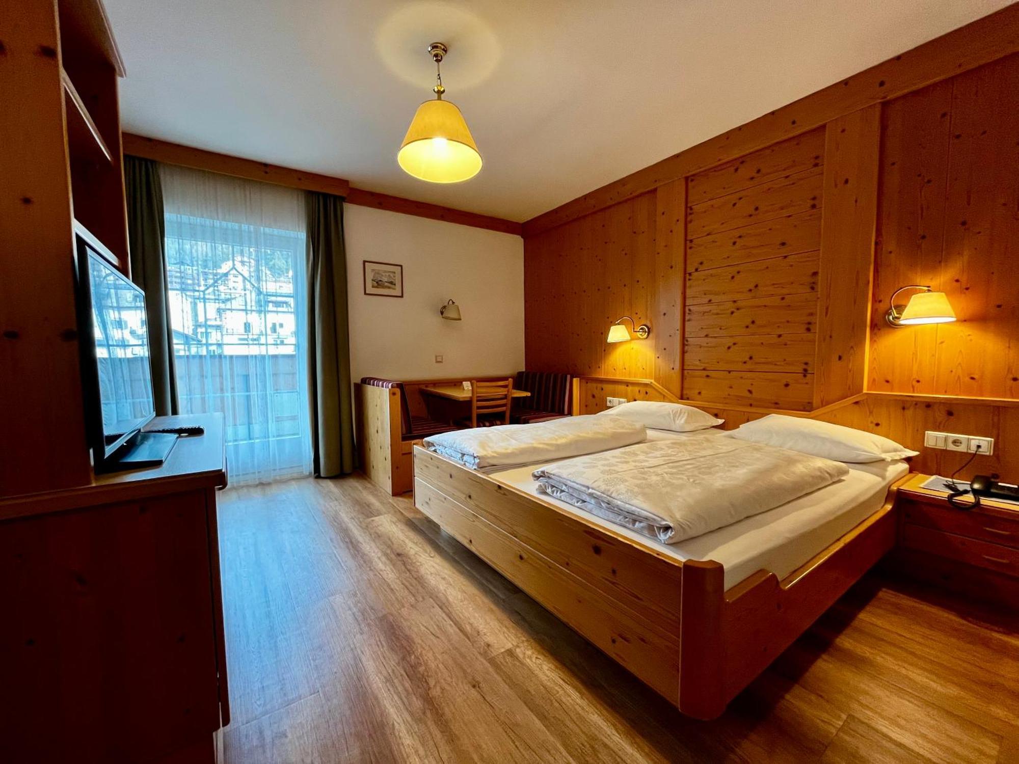 Hotel Sureghes Ortisei Esterno foto
